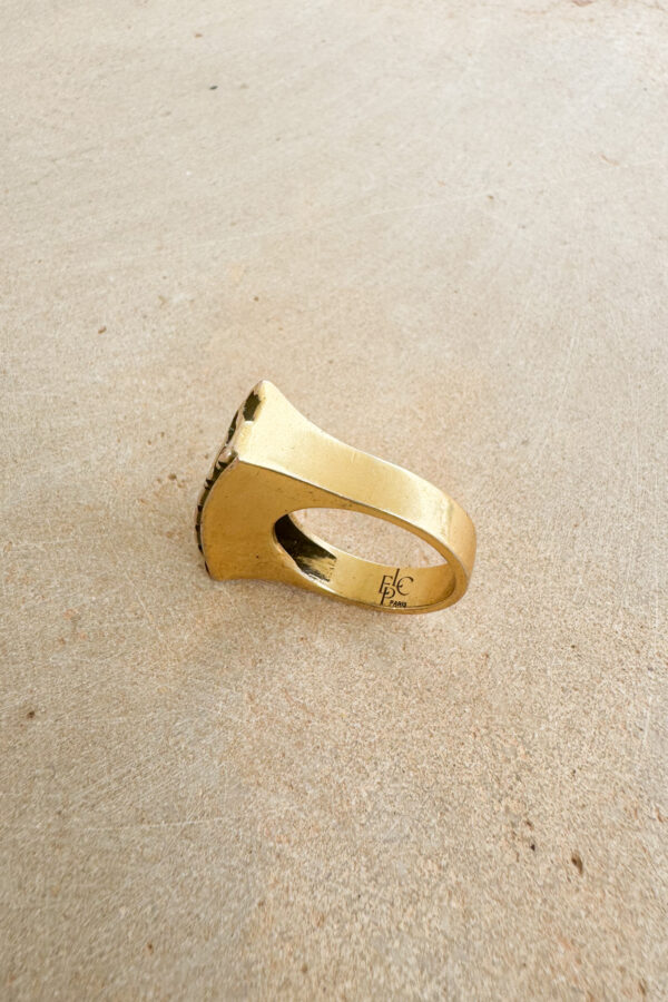bague unique goddess laiton plaqué or antique. Statement ring